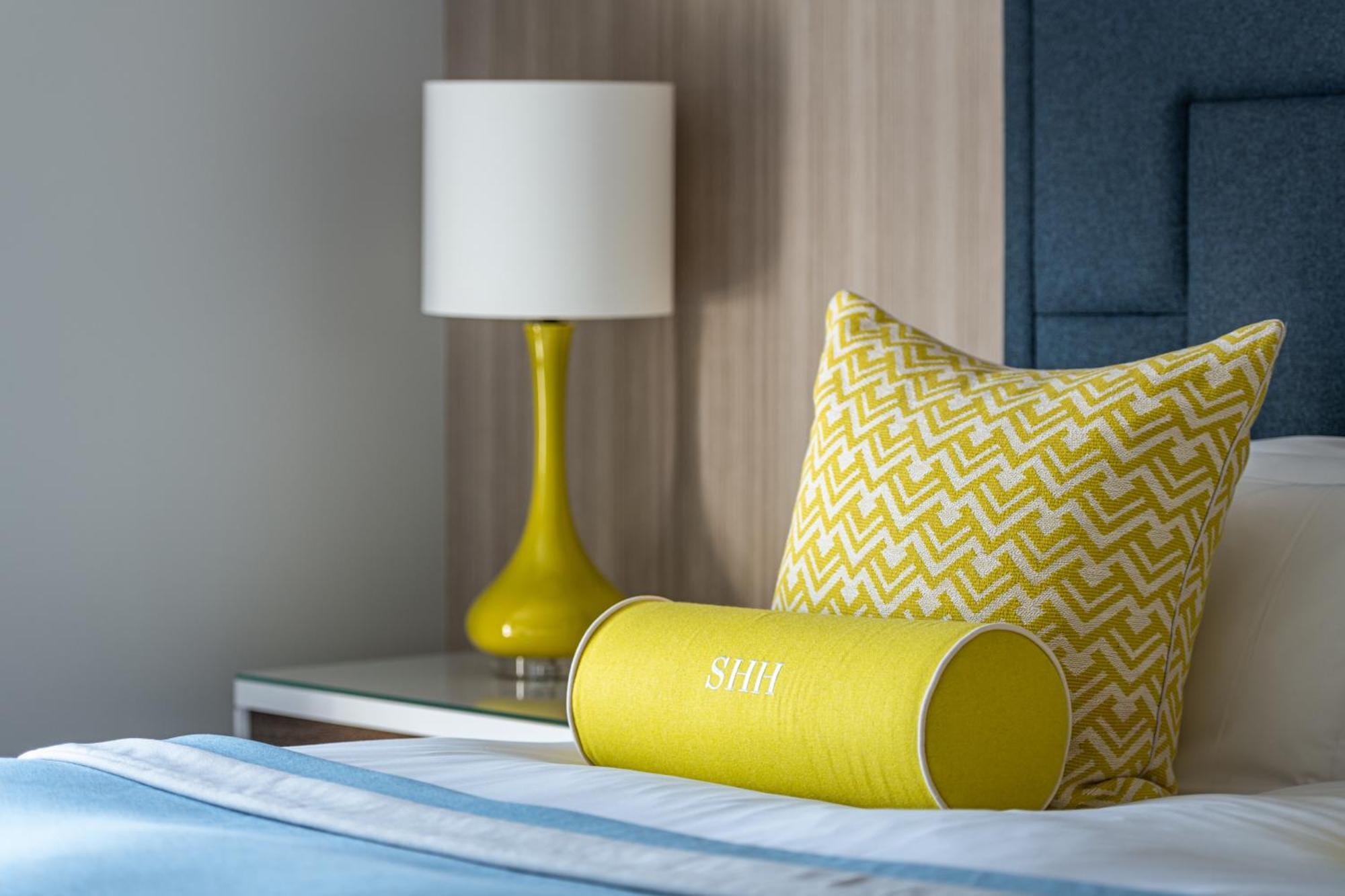 Harbour Hotel & Spa Саутгемптон Экстерьер фото A bolster pillow